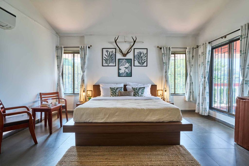 Bedroom with antler decor